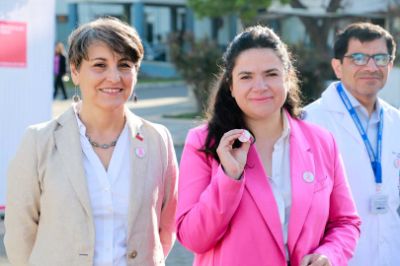 Las ministras de Salud, Ximena Aguilera, y de la Mujer y Equidad de Género, Antonia Orellana, hicieron un llamado a la prevención en torno a esta enfermedad.